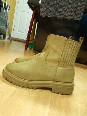 Time and Tru Beige Chelsea Lug Sole Ankle Boots